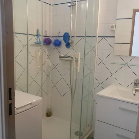 アパート Appt 3 Pieces 35m2 Avec Terrasse 18m2 Ref 4057